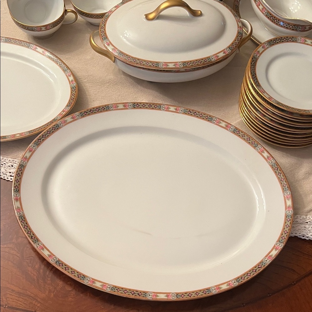 White Dinner Plate - Picture 3 of 10